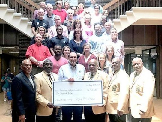 Alpha Phi Alpha Gives Gift to the Robert A. Jones Scholarship Fund at Texarkana College
