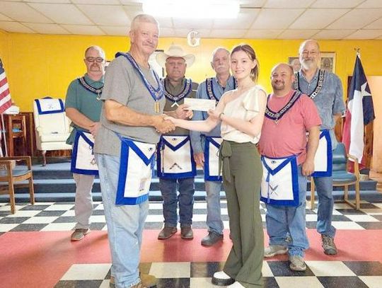 Avery Masons award $1,000 college scholarship