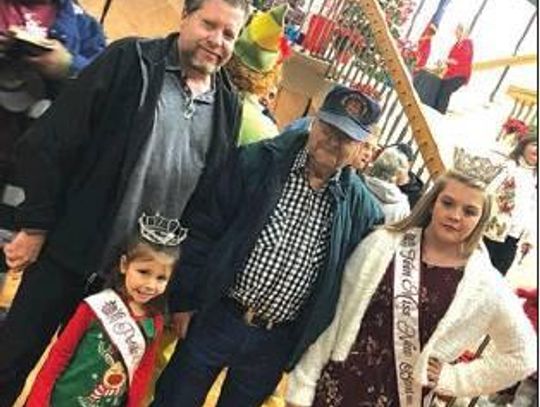 Christmas arrives with lighting of the courthouse