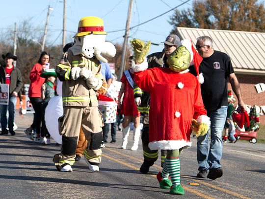 Christmas in DeKalb celebrates the season