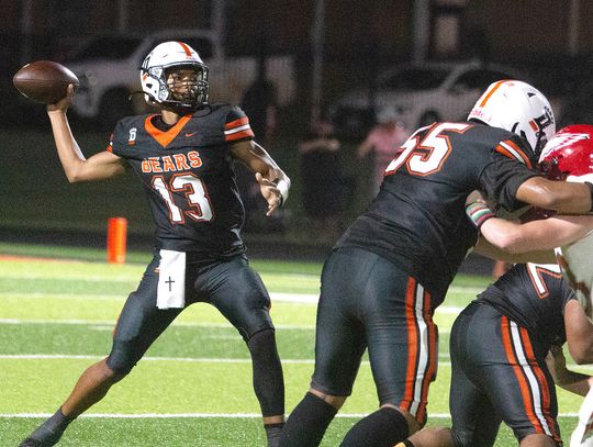 Football Senior Spotlight-Jaylen White