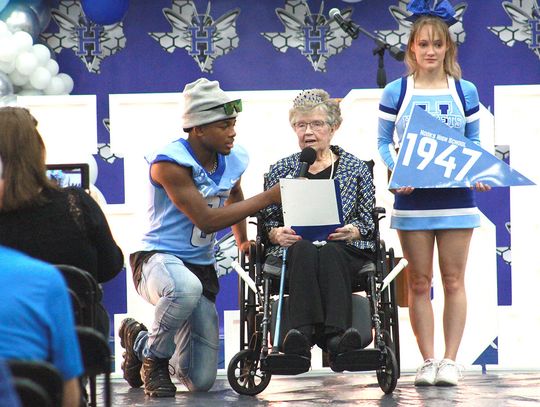 Hooks ISD celebrates 100th birthday