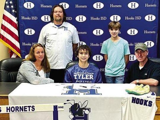 Hooks senior Odey Jeffs