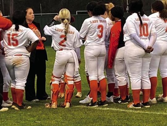 Lady Hornets, Lady Bears continue winning