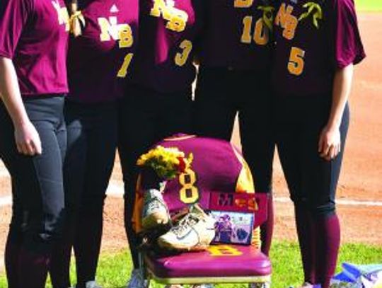 Lady Lions win in season finale, Hooks wins
