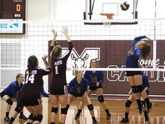 Lady Pirates cage Lady Cards, Hooks and New Boston win