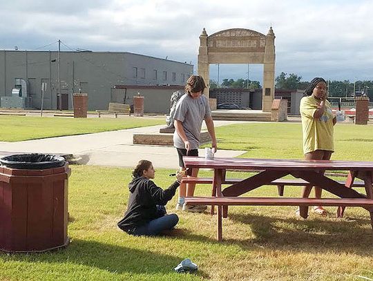 NBHS national honor society and band members give back to their classmates and school