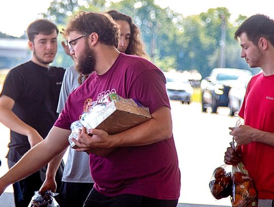NBHS Students Volunteer at Mobile Pantry