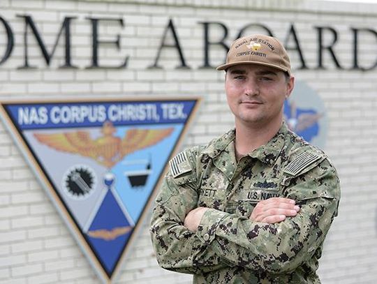 Simms Native Supports Next Generation of Naval Aviators