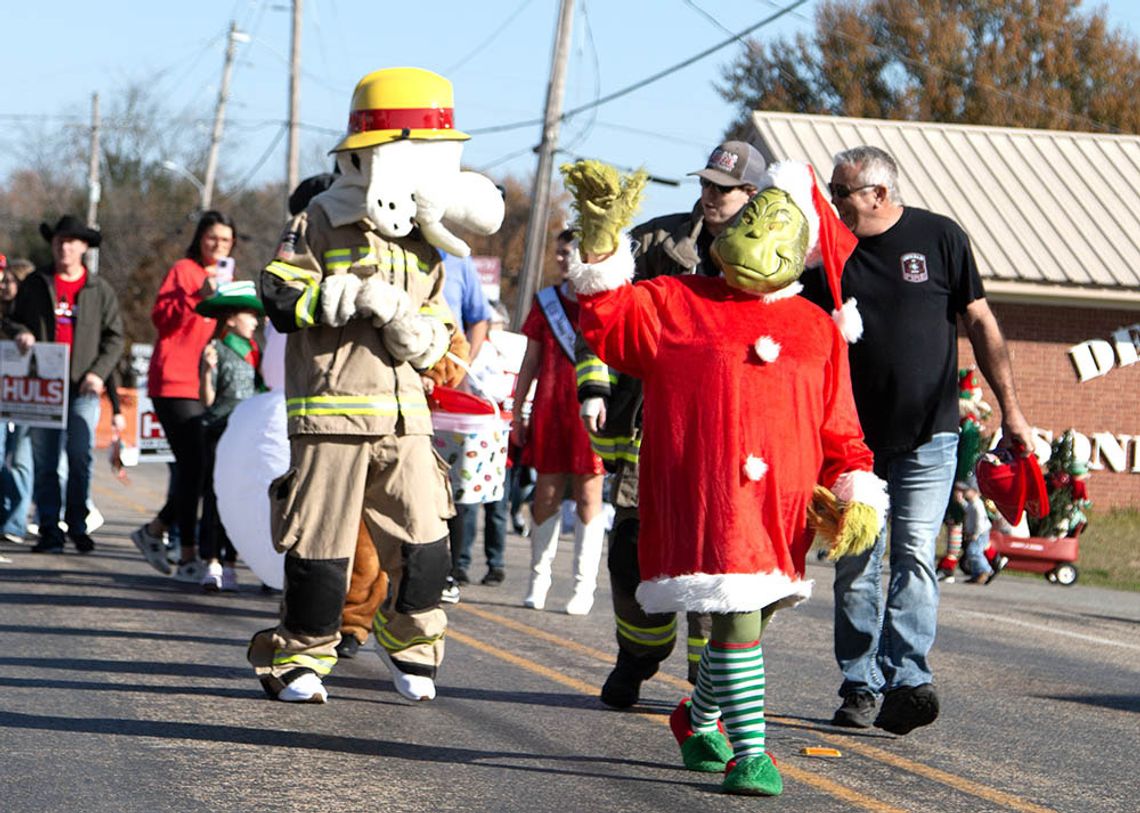 Christmas in DeKalb celebrates the season