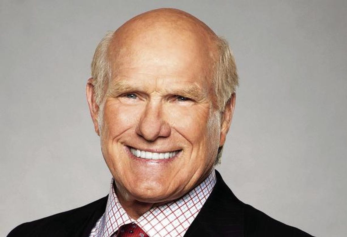 Farmers Bank Foundation Brings Former NFL Quarterback and Television Personality Terry Bradshaw to Texarkana for 2023 Distinguished Speaker Series