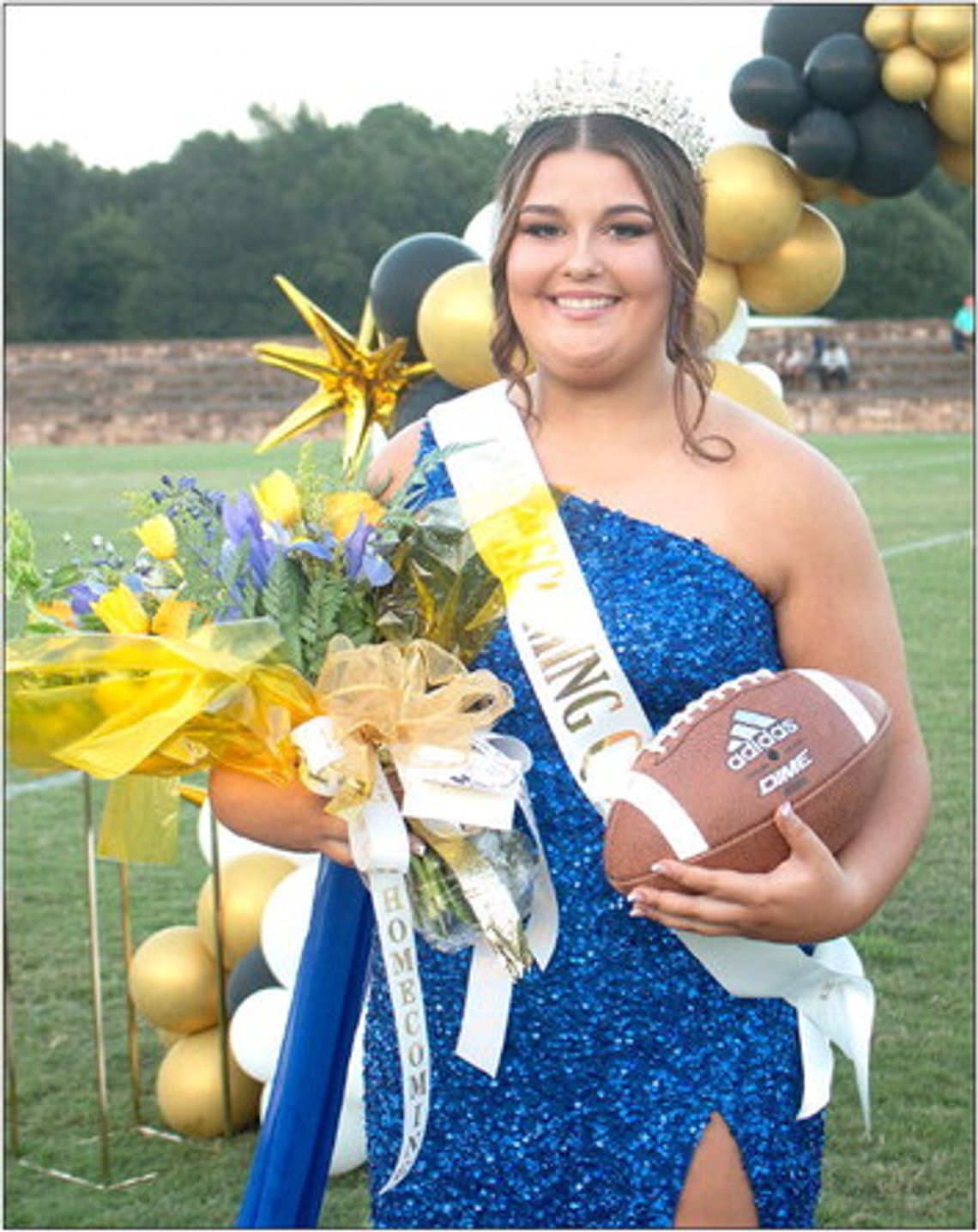 Homecoming Queens Crowned for Maud and James Bowie