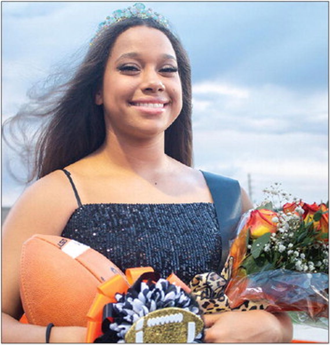 Homecoming Queens Crowned for Redwater and DeKalb