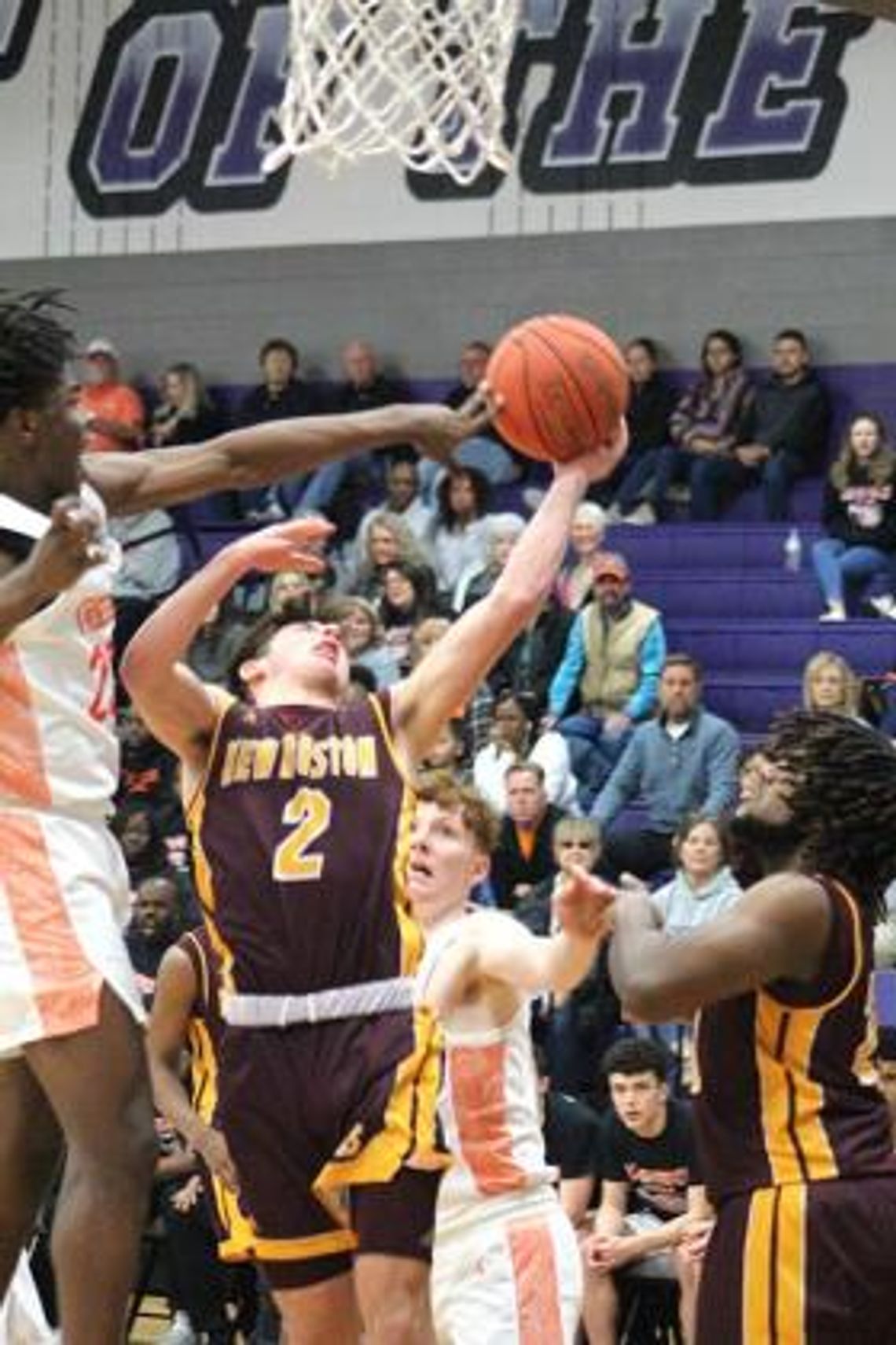 Hooks and Avery win Bi-District round games