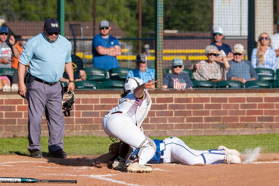 Hooks and DeKalb battle for district softball title