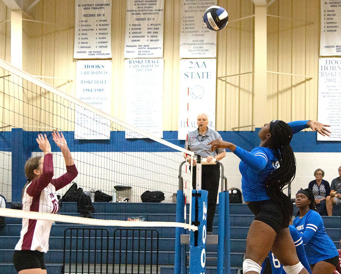 Hooks hosts Been There, Dug That volleyball classic