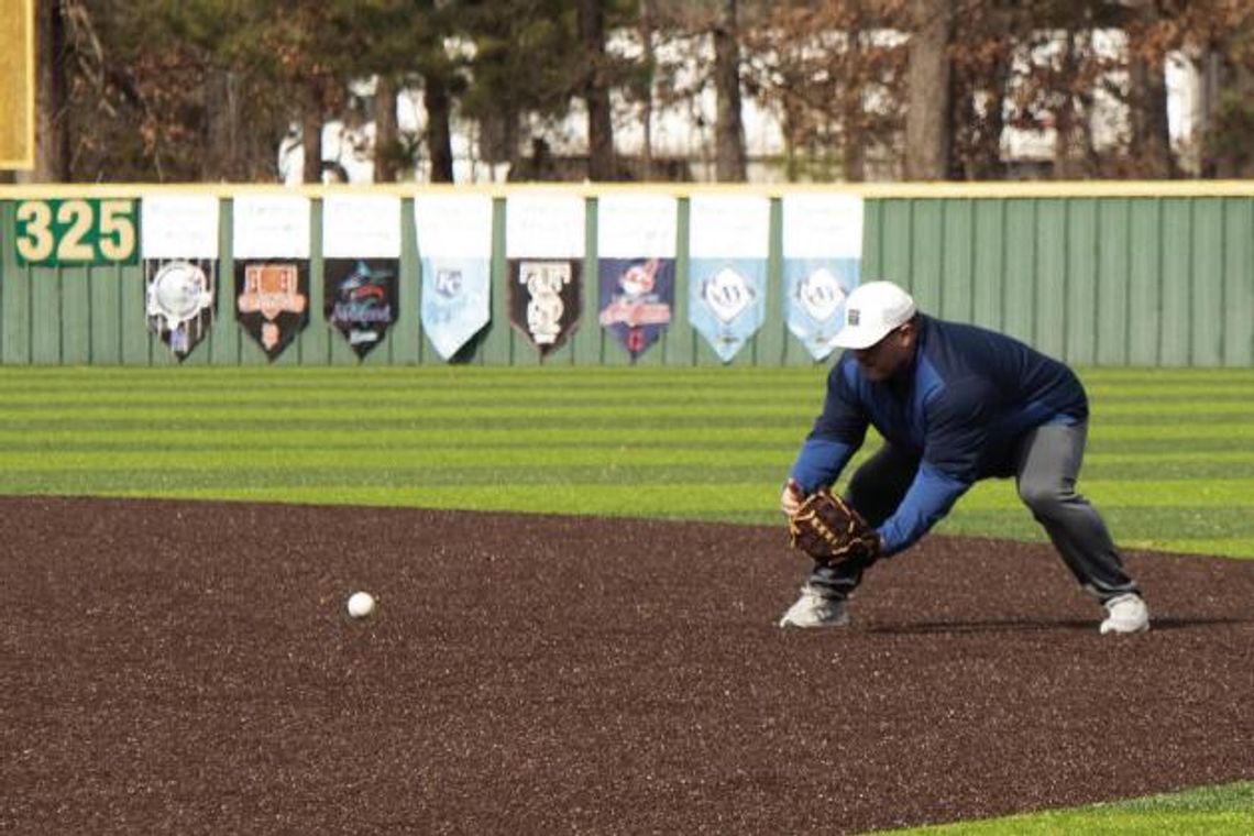 Hooks ISD hosts Alumni baseball games