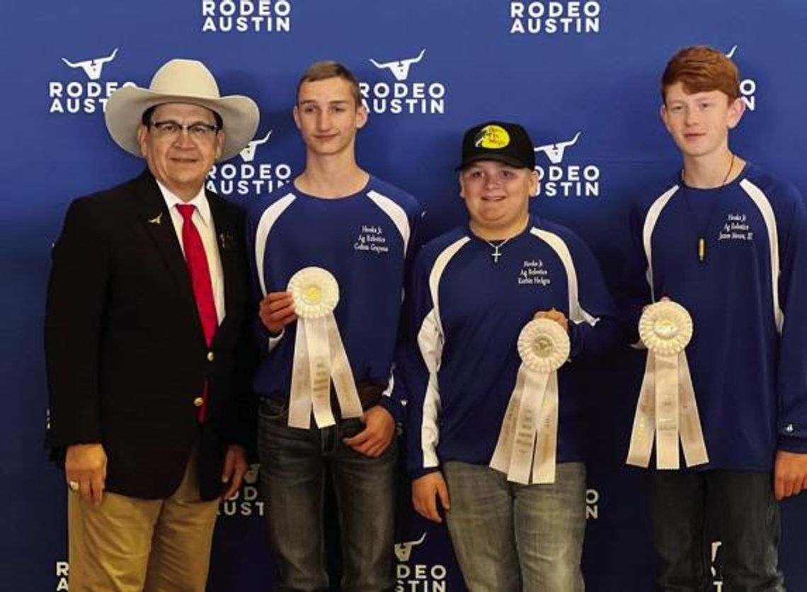 Hooks robotics teams do well in Austin
