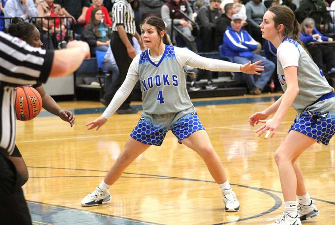 Hornets and Lady Hornets stay unbeaten in district