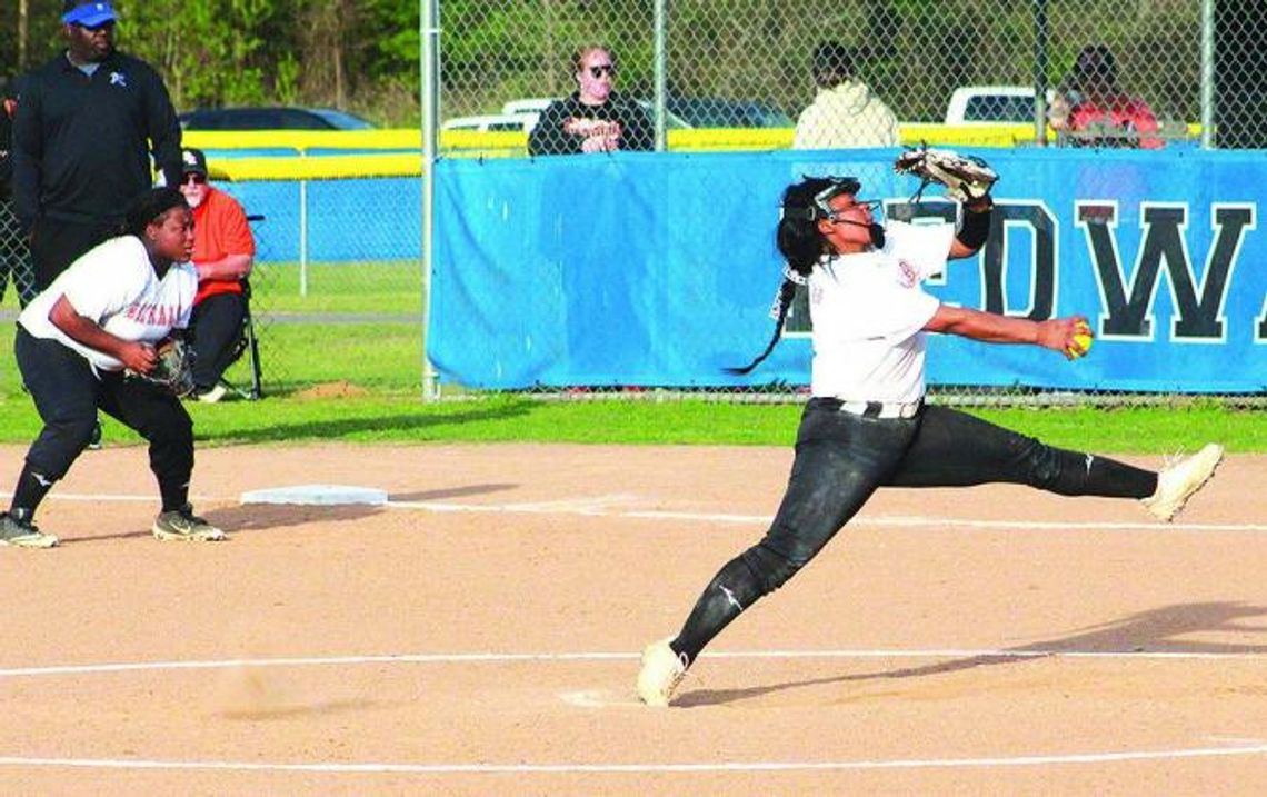 Lady Bears beat Redwater, Hornets shutout Lions