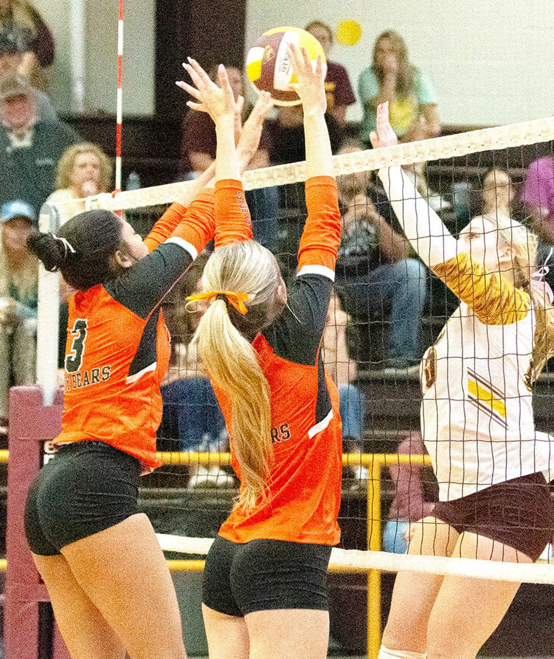 Lady Bears earn big wins to hold onto top spot