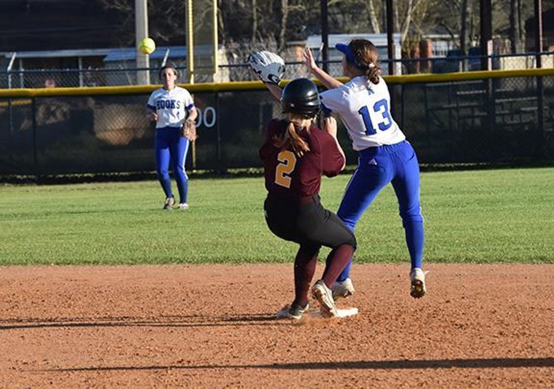 Lady Lions win, Lady Bears beat Redwater