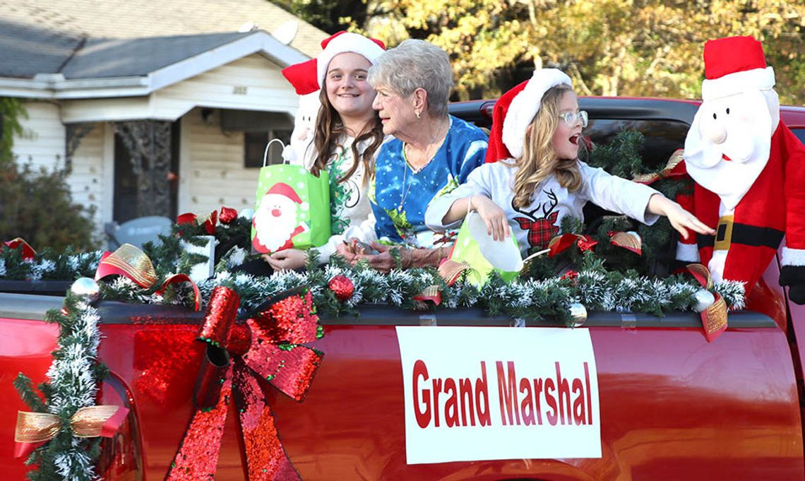 Maud celebrates Christmas with downtown parade