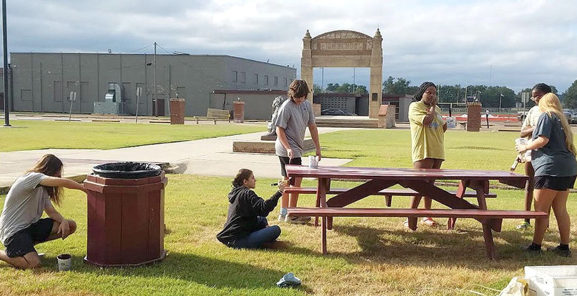 NBHS national honor society and band members give back to their classmates and school