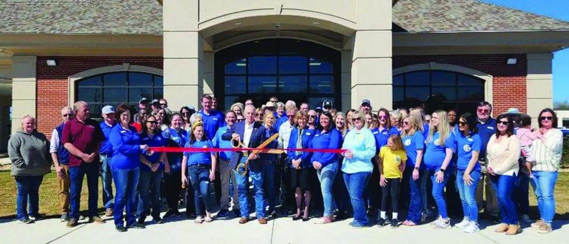 New Boston Chamber hosts pair of ribbon cuttings