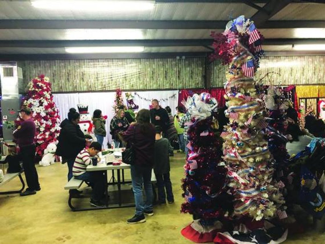 Season of Lights brings in the spirit of Christmas